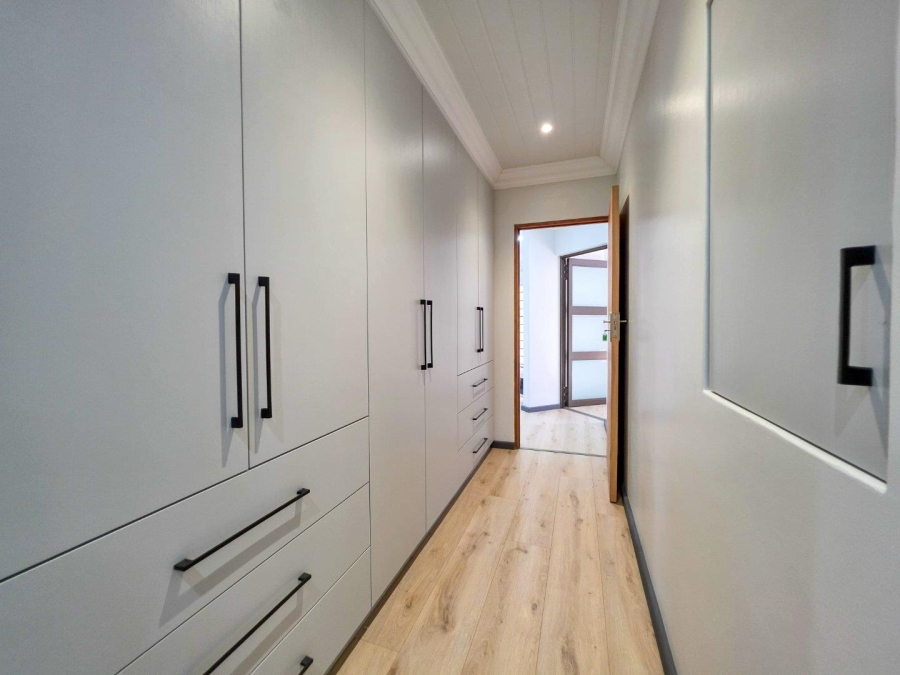 3 Bedroom Property for Sale in Stilbaai Wes Western Cape